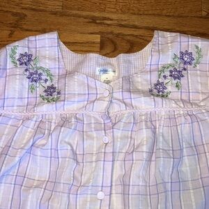 Croft & Barrow 3X house coat purple floral, has 2 front pockets